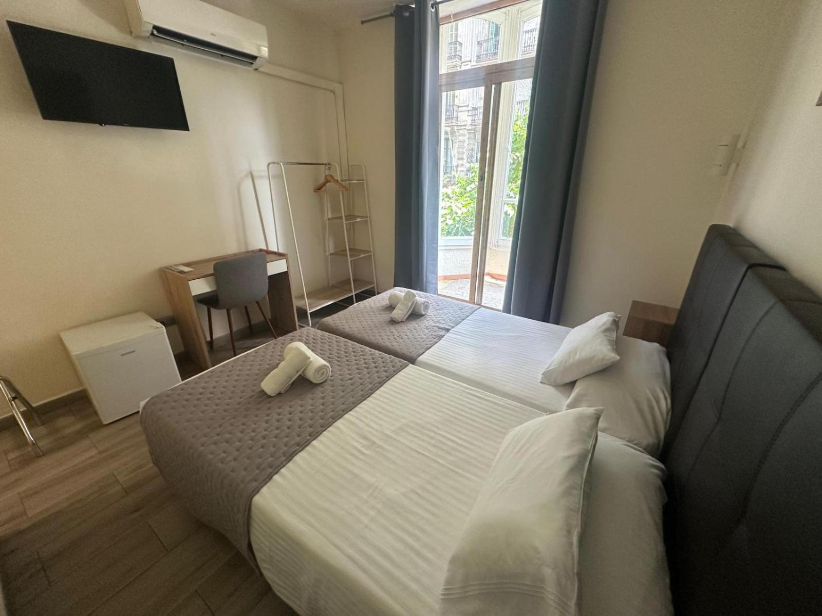 Hostal Balmes Centro — Zdjęcia 3